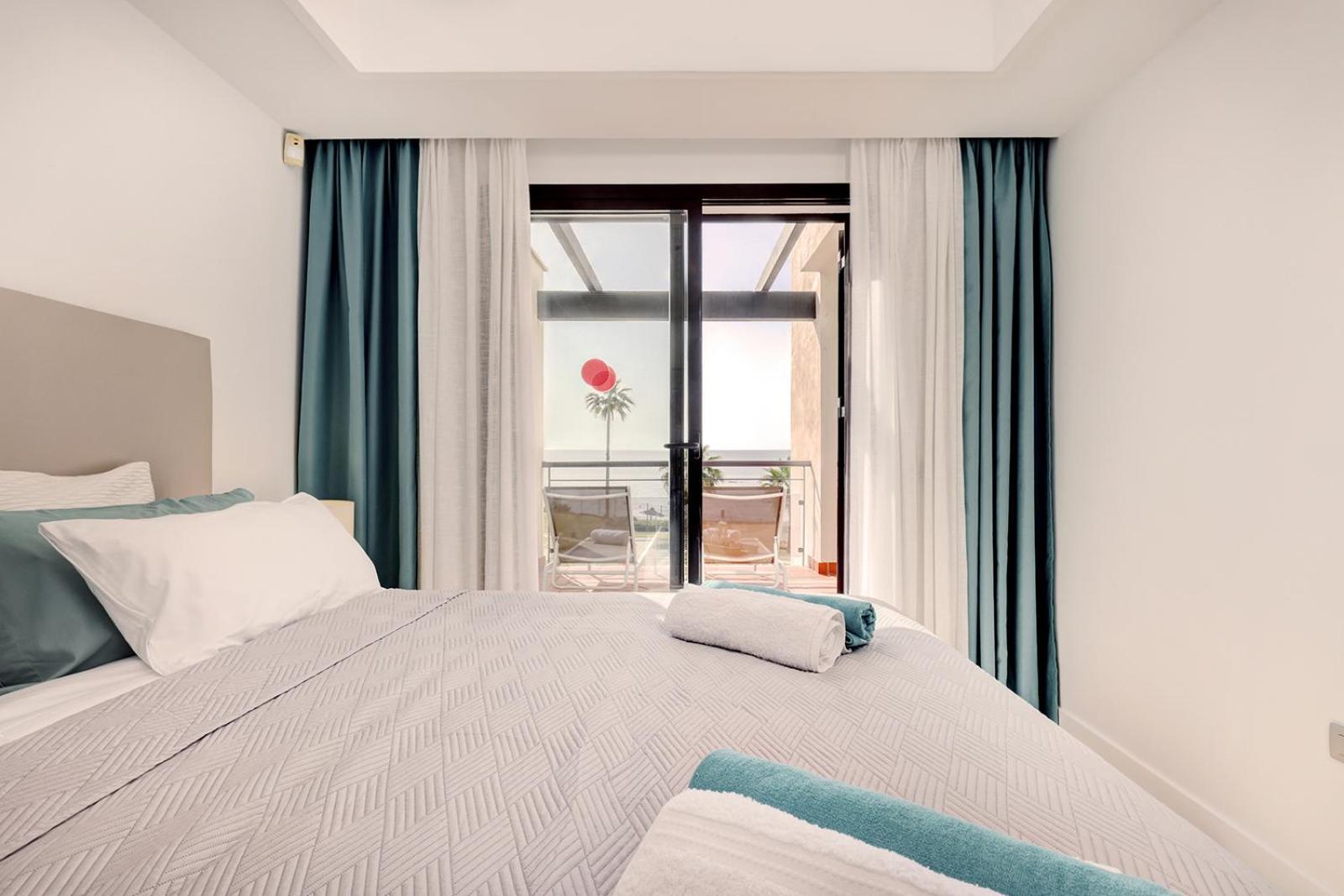 Sunrise Beach Front - Casares Del Mar Luaran gambar