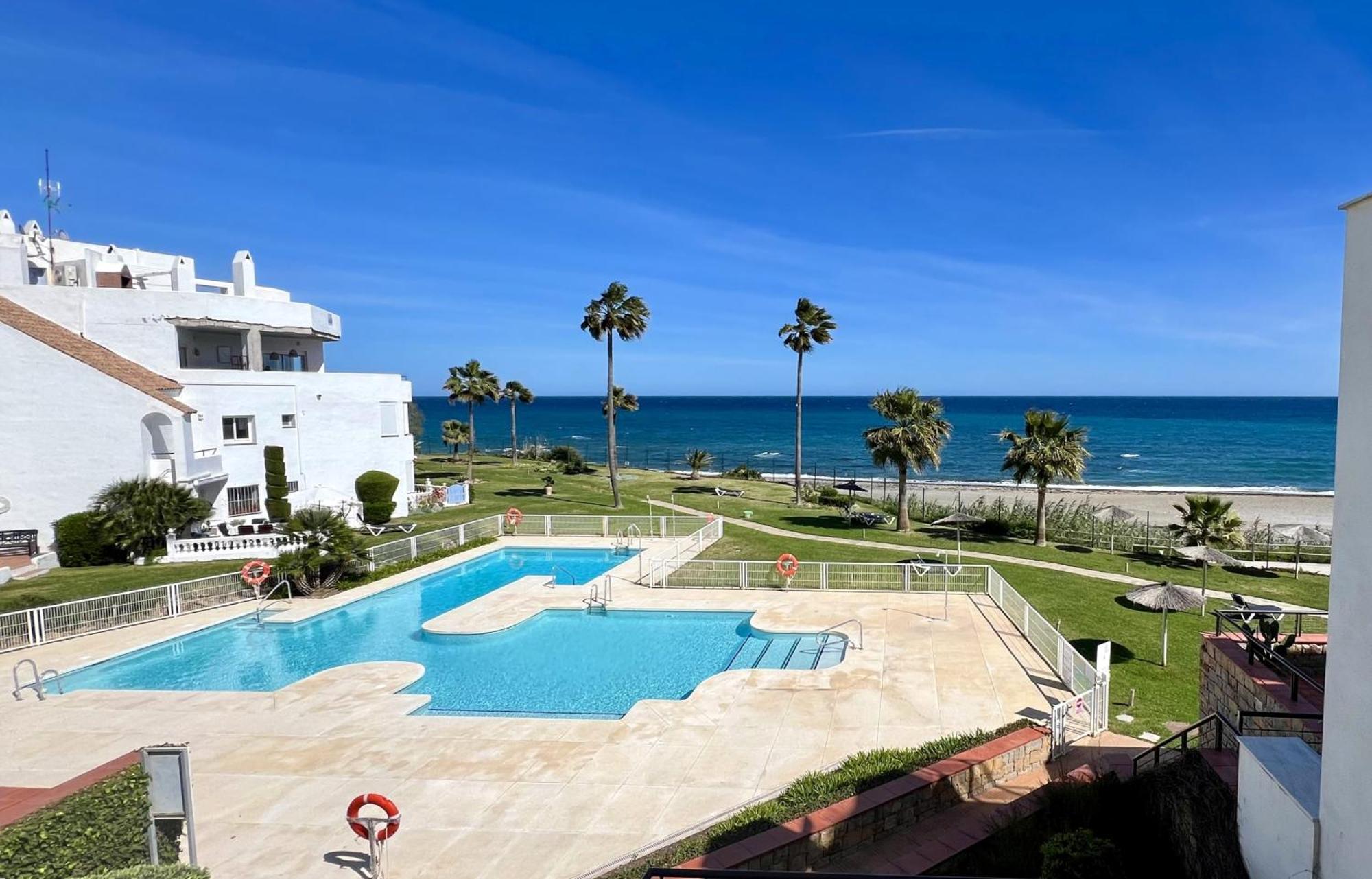 Sunrise Beach Front - Casares Del Mar Luaran gambar