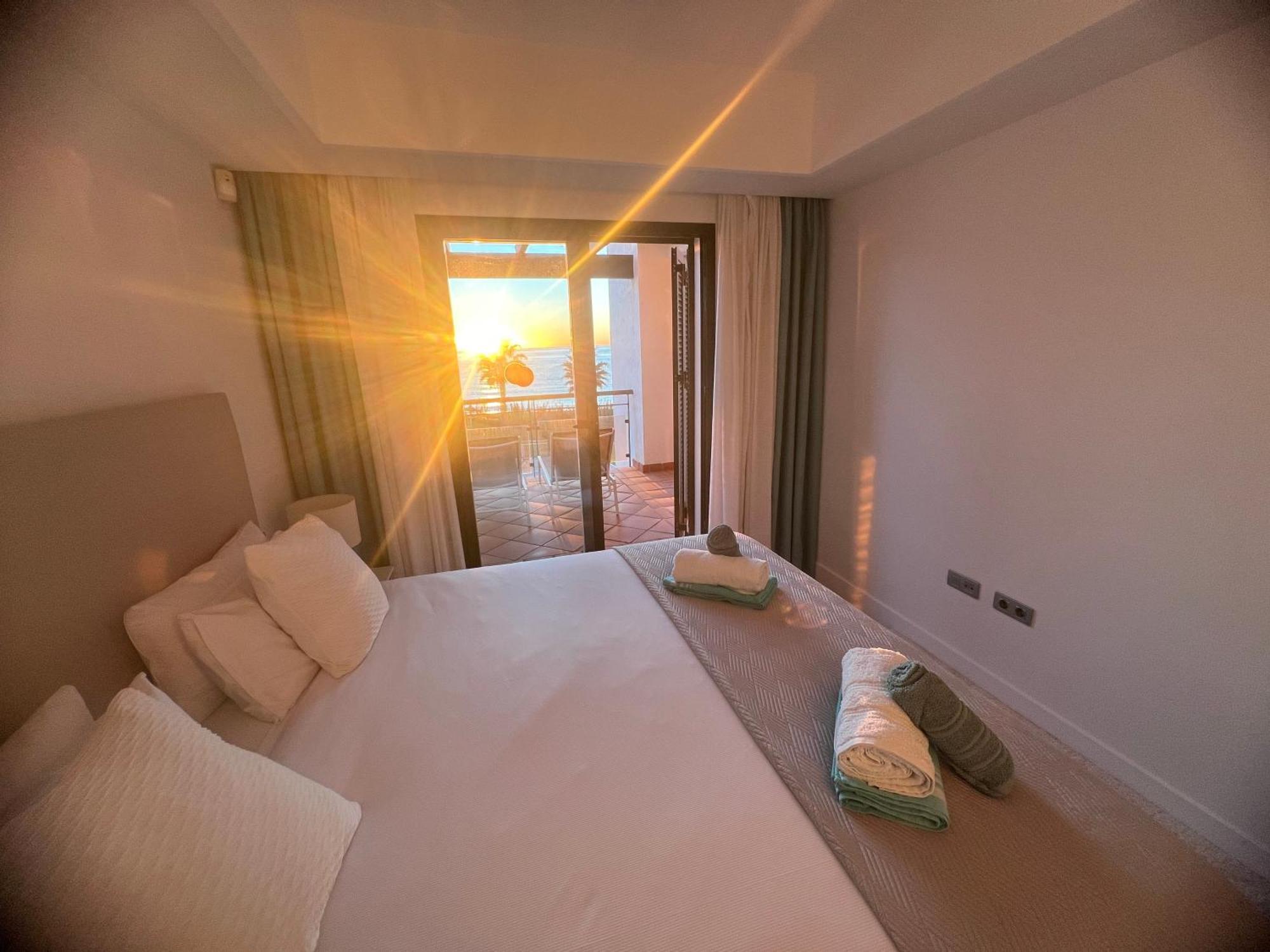 Sunrise Beach Front - Casares Del Mar Luaran gambar