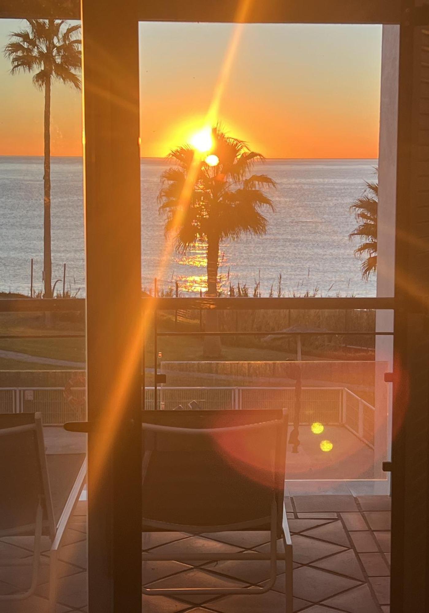 Sunrise Beach Front - Casares Del Mar Luaran gambar