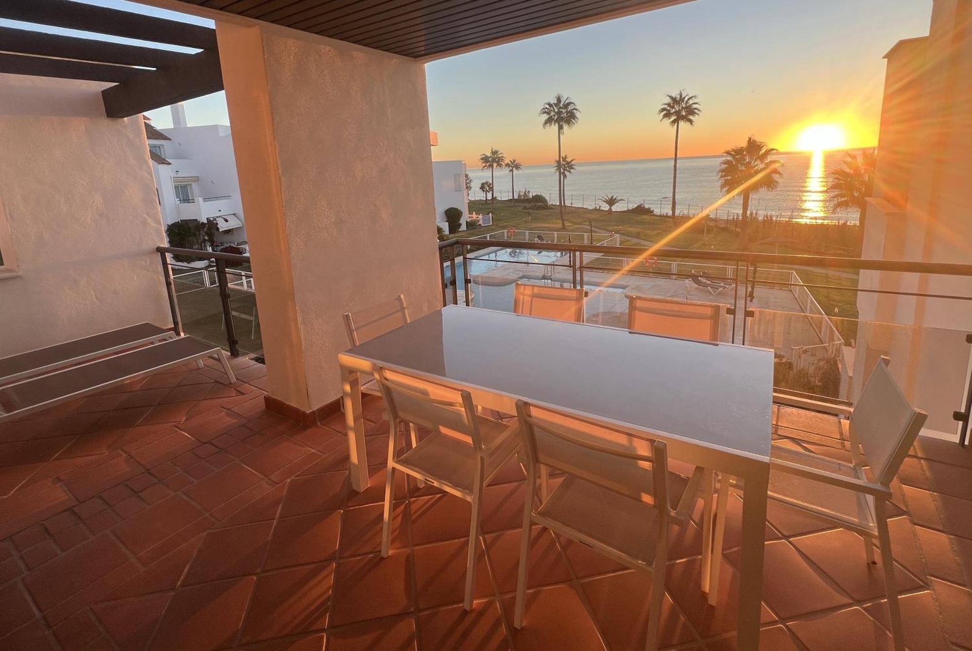 Sunrise Beach Front - Casares Del Mar Luaran gambar
